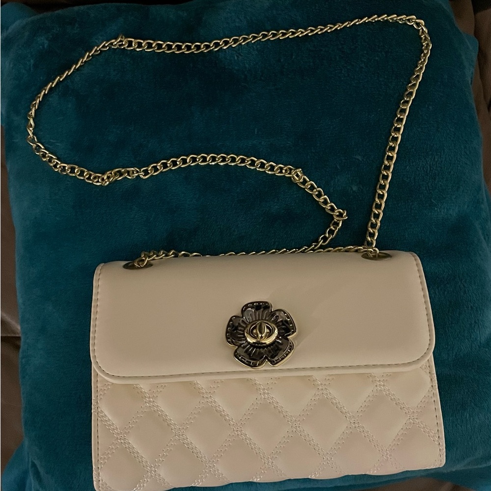 Elegant Cream Quilted Chain Bag